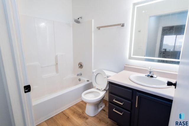 3078 E Bragstad Dr Drive, Sioux Falls, SD 57103