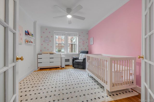 90 Knightsbridge Road 1N, Great Neck, NY 11021