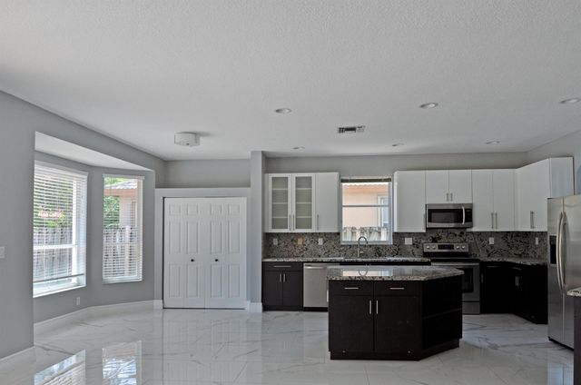 12522 NW 18th Manor, Pembroke Pines, FL 33028