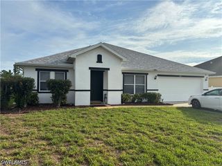 8031 Liriope LOOP, Lehigh Acres, FL 33972