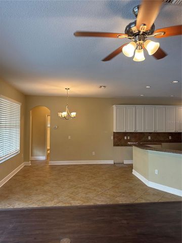 18013 FOREST RETREAT LANE, Tampa, FL 33647