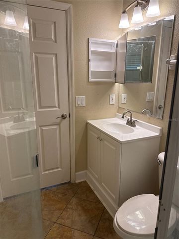 18013 FOREST RETREAT LANE, Tampa, FL 33647