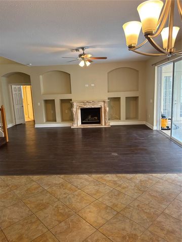 18013 FOREST RETREAT LANE, Tampa, FL 33647