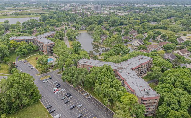 35 S Baybrook Drive 609, Palatine, IL 60074
