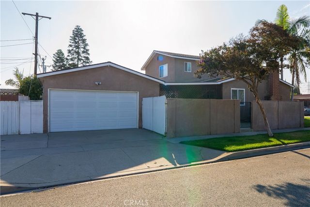 6103 Michelson Street, Lakewood, CA 90713