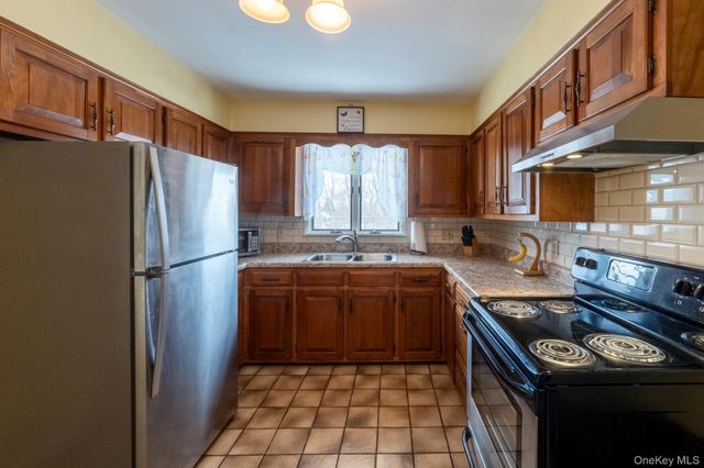 2 Clifton Terrace, Kingston, NY 12401