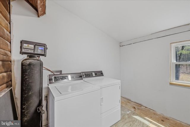 264 CLEAR SPRING LN, Berkeley Springs, WV 25411