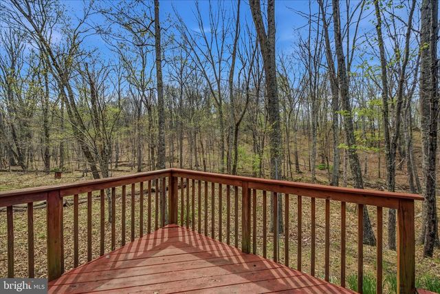 264 CLEAR SPRING LN, Berkeley Springs, WV 25411