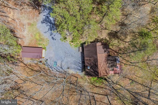 264 CLEAR SPRING LN, Berkeley Springs, WV 25411