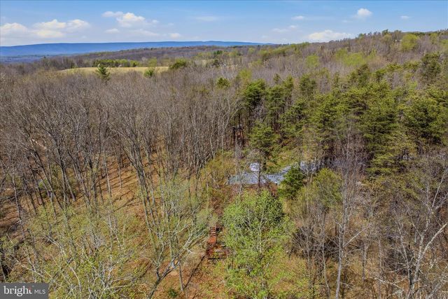 264 CLEAR SPRING LN, Berkeley Springs, WV 25411