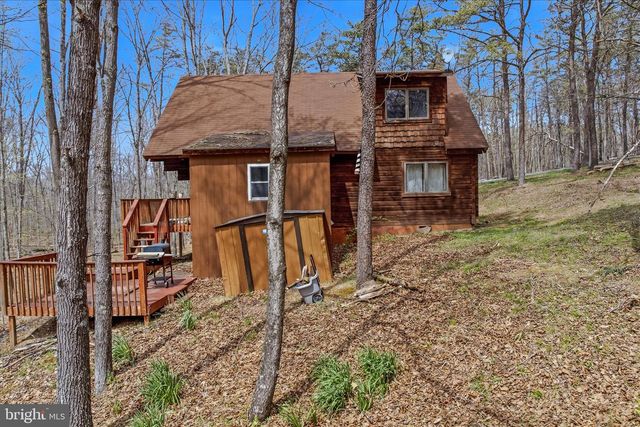 264 CLEAR SPRING LN, Berkeley Springs, WV 25411
