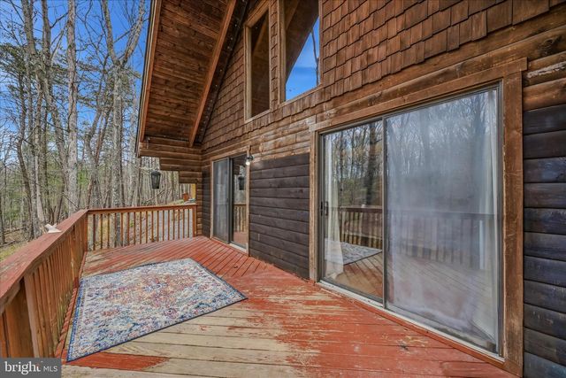 264 CLEAR SPRING LN, Berkeley Springs, WV 25411