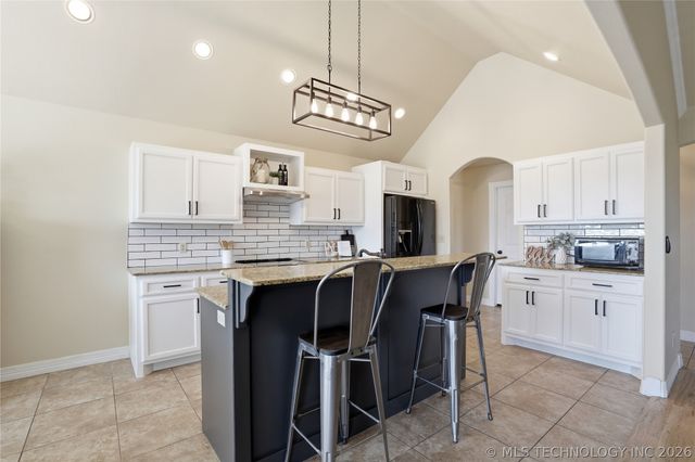 12601 Amling Drive, Oologah, OK 74053