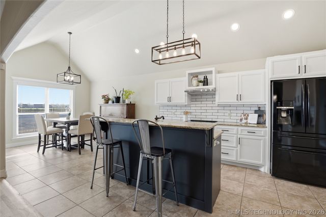 12601 Amling Drive, Oologah, OK 74053