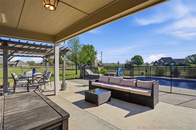 12601 Amling Drive, Oologah, OK 74053