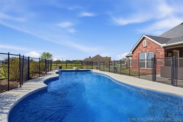12601 Amling Drive, Oologah, OK 74053