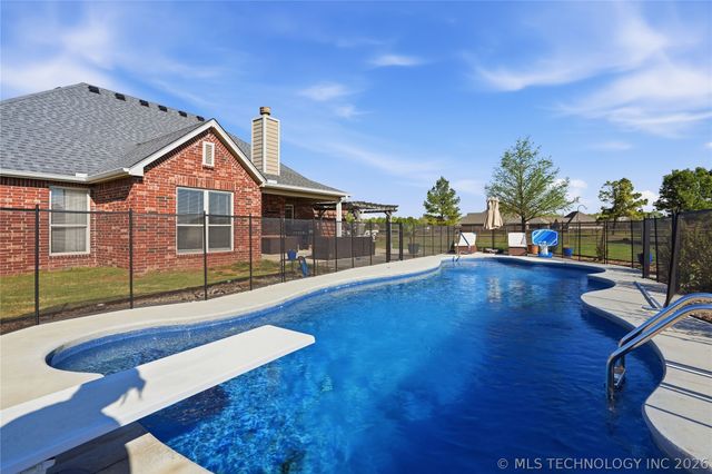 12601 Amling Drive, Oologah, OK 74053