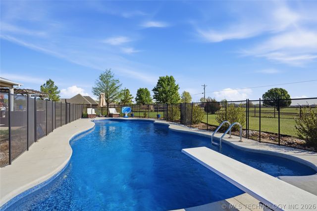 12601 Amling Drive, Oologah, OK 74053