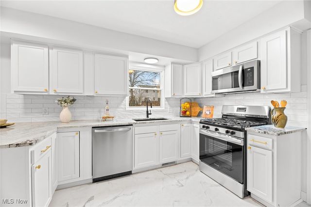 2756 Smith Road, Fairlawn, OH 44333