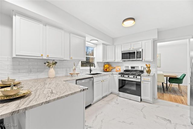 2756 Smith Road, Fairlawn, OH 44333