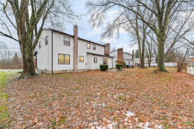 2756 Smith Road, Fairlawn, OH 44333