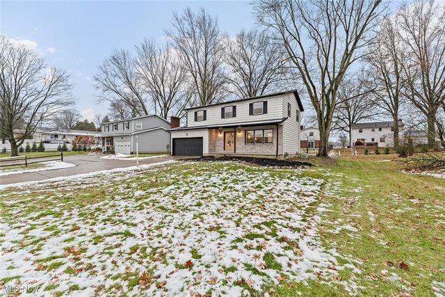 2756 Smith Road, Fairlawn, OH 44333