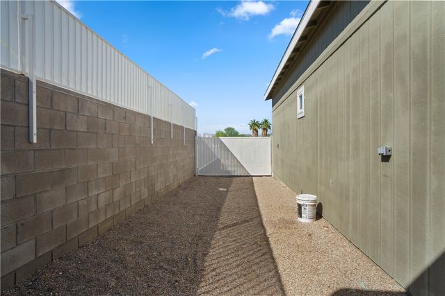 3380 Ridge View Avenue, Bullhead City, AZ 86429