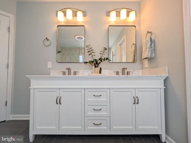 405 HANRAHAN CT SE, Leesburg, VA 20175