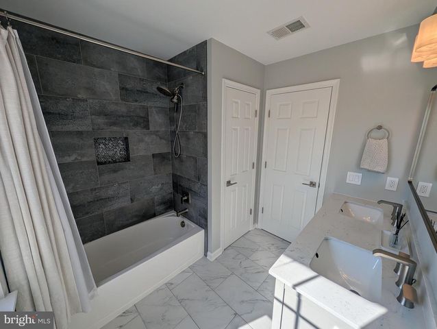 405 HANRAHAN CT SE, Leesburg, VA 20175