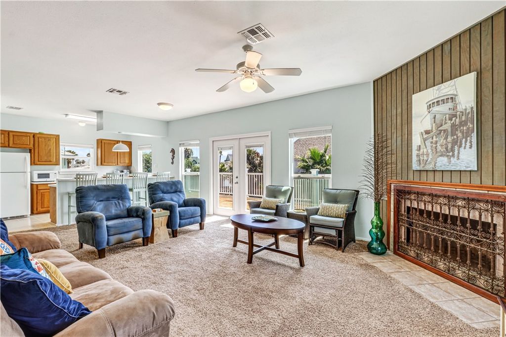 909 Whispering Sands St, Port Aransas, TX 78373 — photo 4