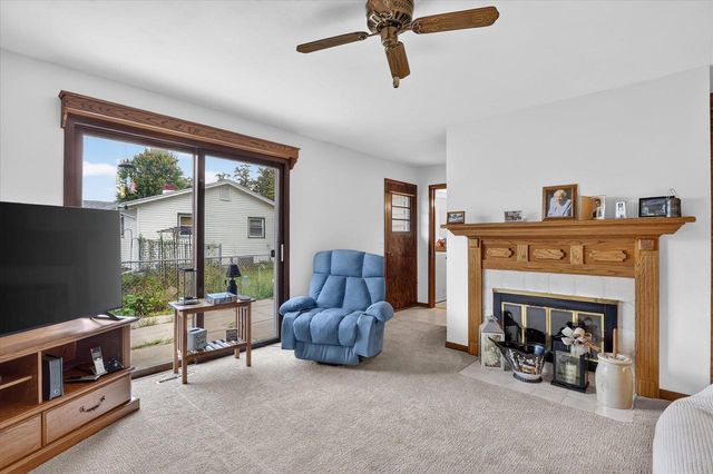 906 Nicolet Street, Janesville, WI 53546