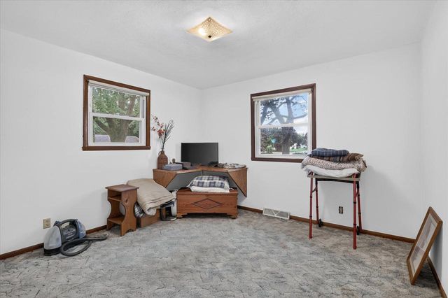 906 Nicolet Street, Janesville, WI 53546