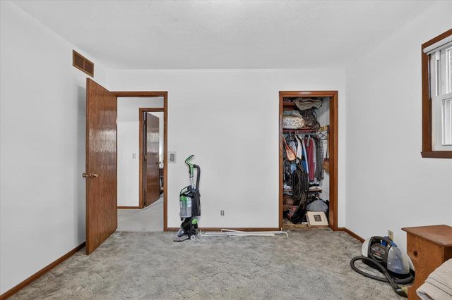 906 Nicolet Street, Janesville, WI 53546