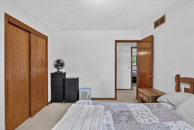 906 Nicolet Street, Janesville, WI 53546