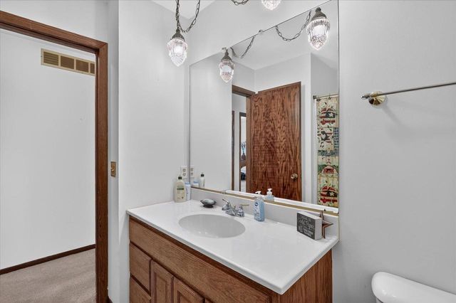 906 Nicolet Street, Janesville, WI 53546