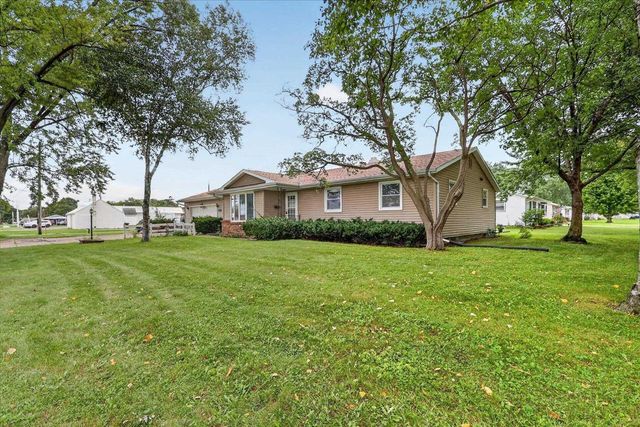 906 Nicolet Street, Janesville, WI 53546