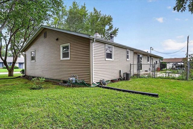 906 Nicolet Street, Janesville, WI 53546