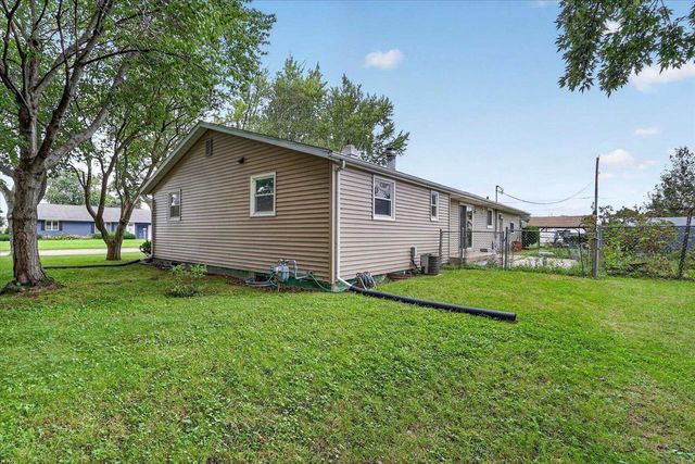 906 Nicolet Street, Janesville, WI 53546