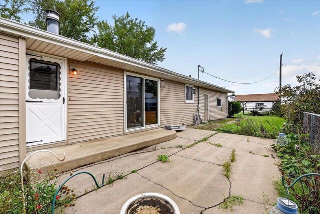 906 Nicolet Street, Janesville, WI 53546