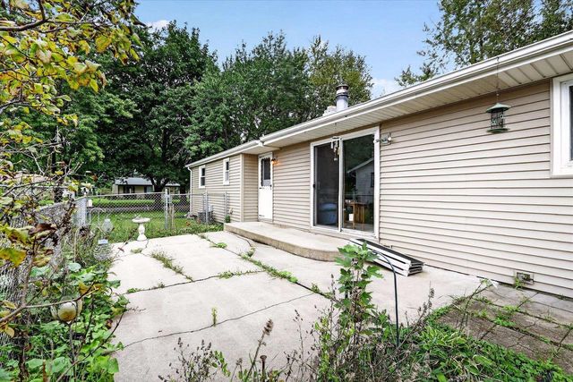 906 Nicolet Street, Janesville, WI 53546
