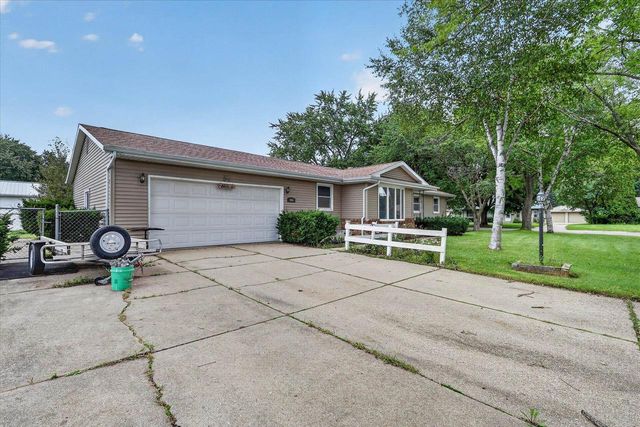 906 Nicolet Street, Janesville, WI 53546