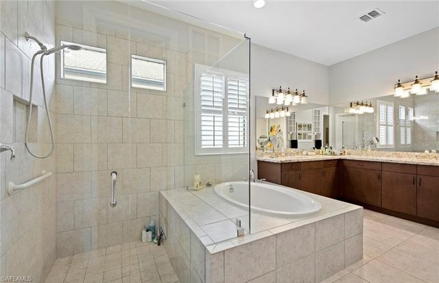 9244 Glenforest DR, Naples, FL 34120
