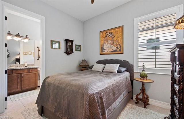 9244 Glenforest DR, Naples, FL 34120
