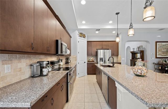 9244 Glenforest DR, Naples, FL 34120