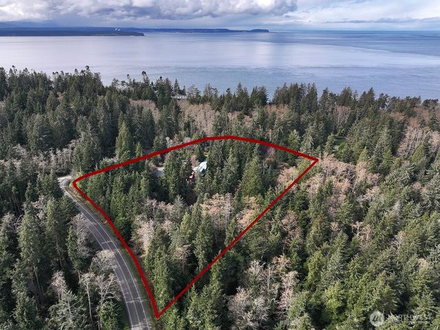 2970 Smugglers Cove Road, Greenbank, WA 98253