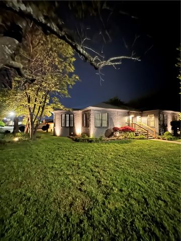 201 W 8th Street, Russellville, AR 72801