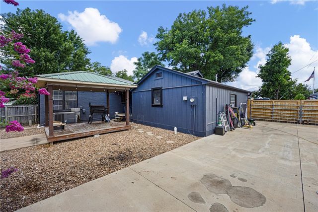 201 W 8th Street, Russellville, AR 72801