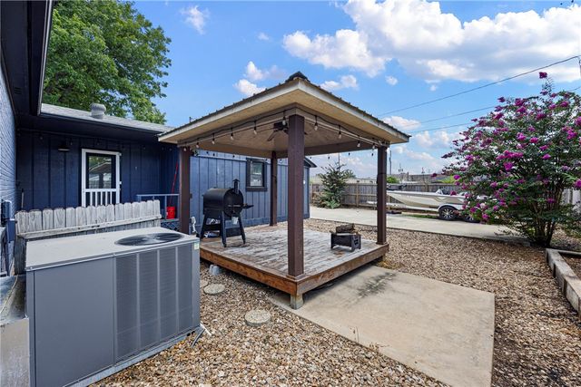 201 W 8th Street, Russellville, AR 72801