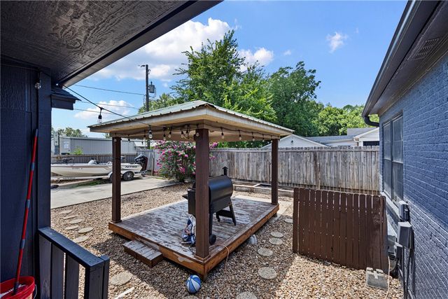 201 W 8th Street, Russellville, AR 72801