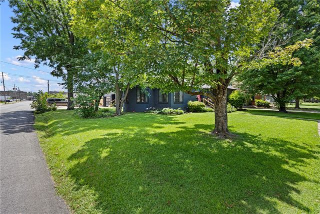 201 W 8th Street, Russellville, AR 72801